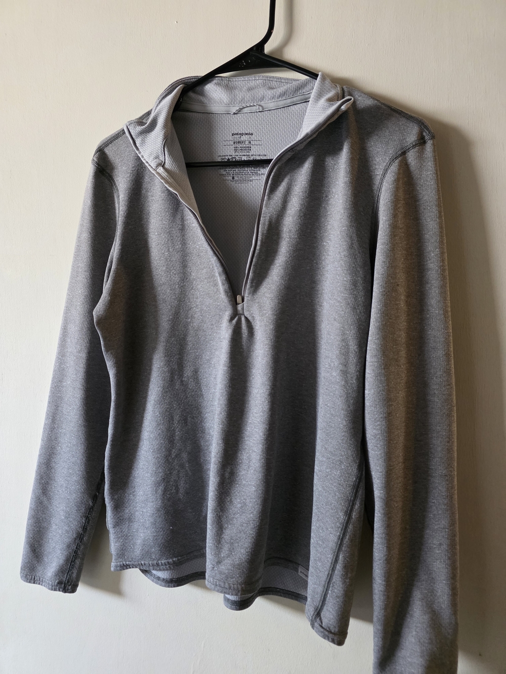 Patagonia Women's Light Grey Quarter-Zip Pullover